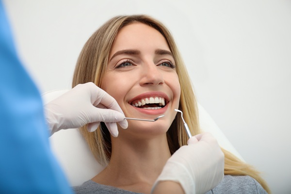 Enhancing Your Smile: How A Cosmetic Dentist Can Transform Your Look